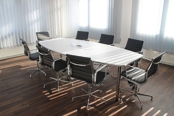 Hôtel avec salle de réunion : Comment choisir le lieu parfait pour votre prochain événement professionnel