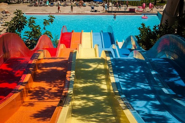 Choisir un camping 4 étoiles avec parc aquatique en France